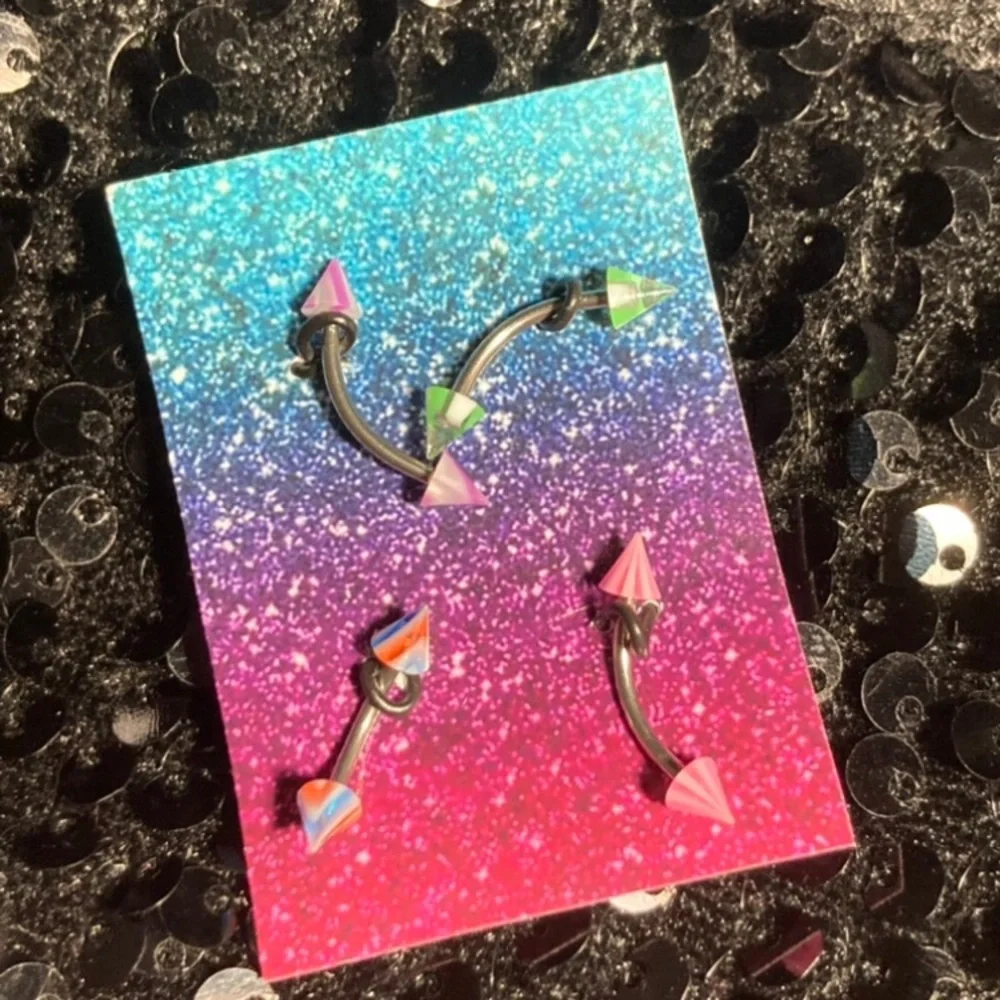 Eyebrow Piercing Barbell Curved Bent Banana Body Jewelry Emo Punk Goth Egirl NEW - Picture 4 of 7